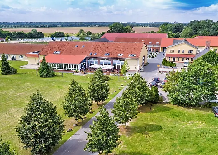 Sport- & Vital-resort Neuer Hennings Hof מלון 4*